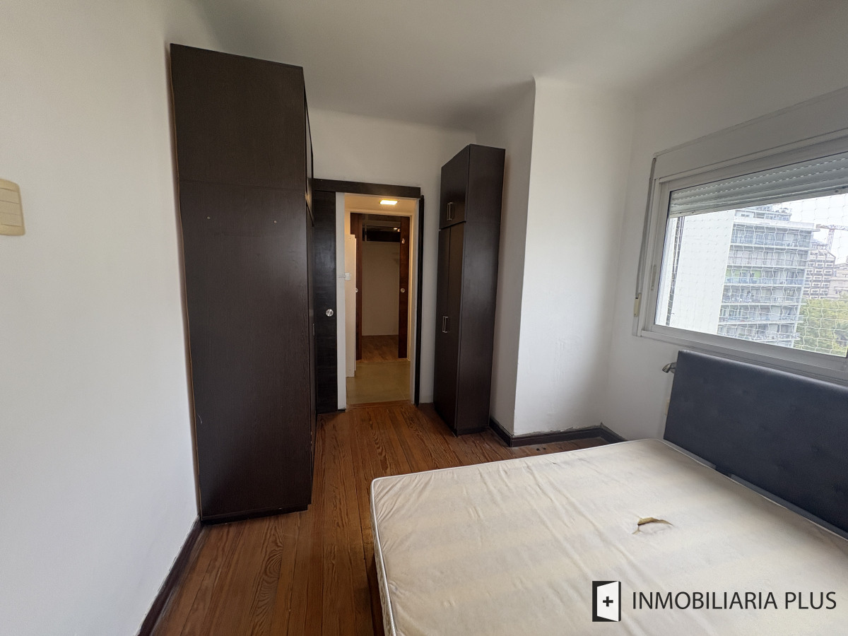 Apartamento ID.1449 - Venta de Penthouse de 1 Dormitorio y medio con Barbacoa Propia en el Centro de Montevideo sobre Av. 18 de Julio