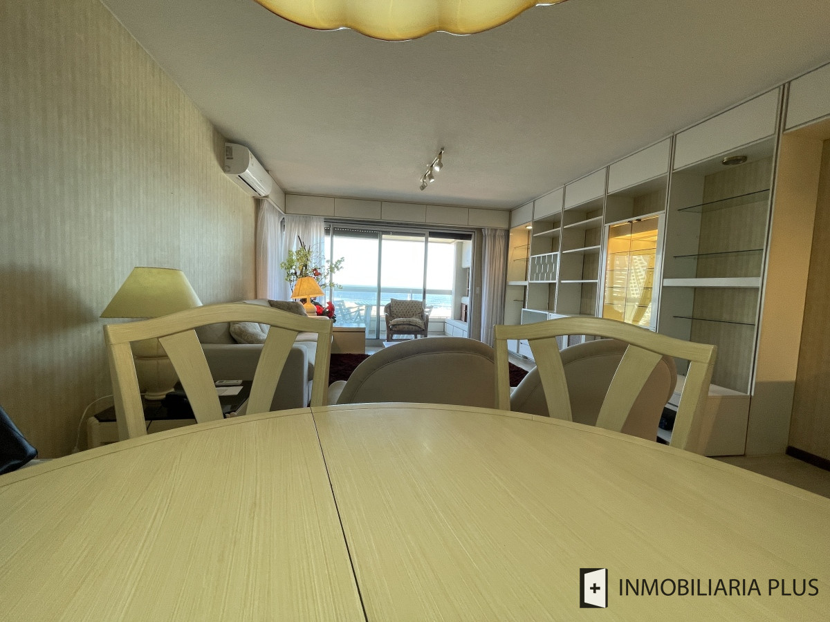 Apartamento ID.1314 - Alquiler de apartamento frente a la playa en Mansa con 4 Dormitorios, 4 Baños, con Parrillero, Gym, Juegos Infantiles, Garaje y más en Punta del Este