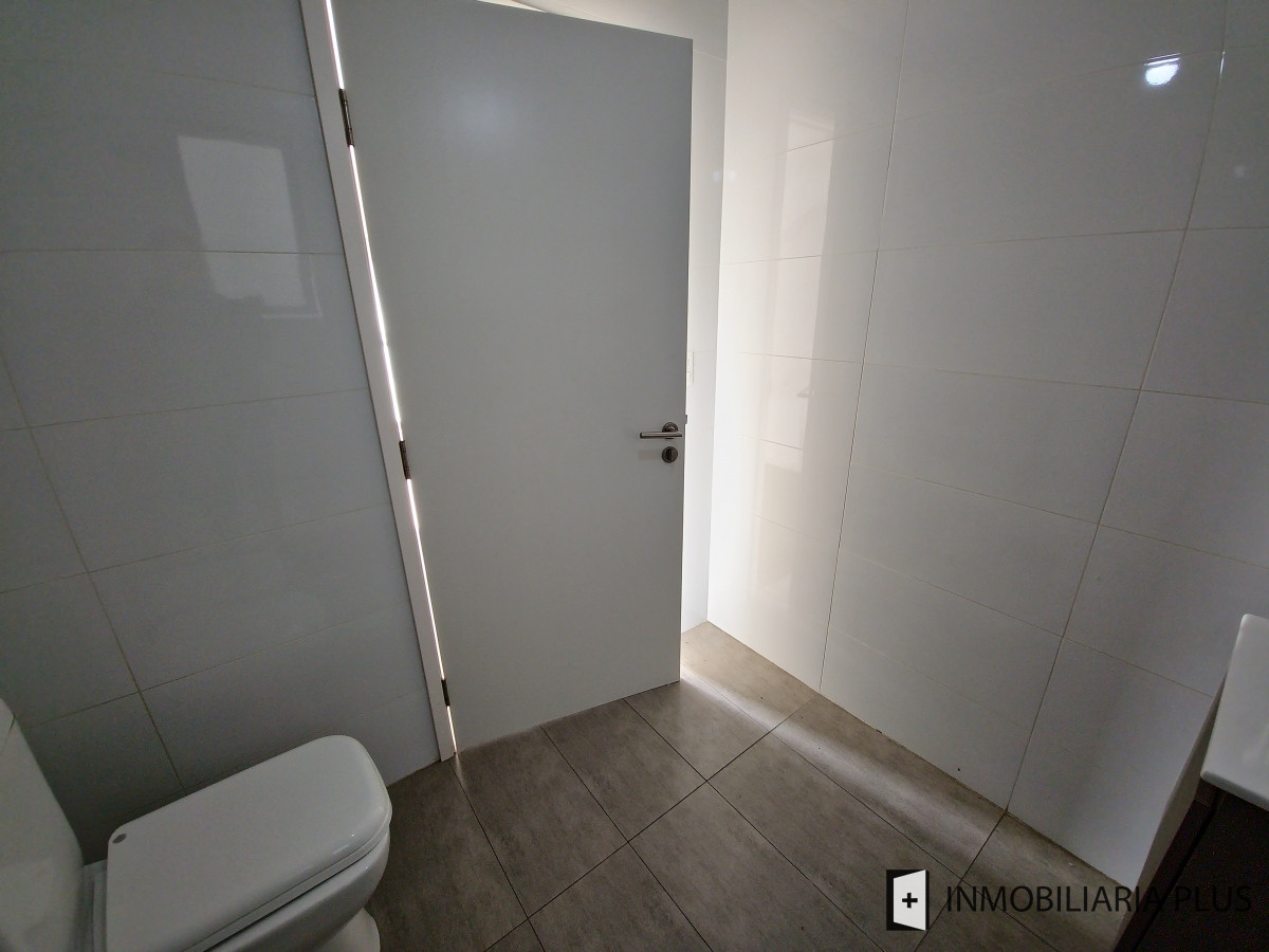 Apartamento ID.415 - Venta de Apartamento Sobre 18 de Julio 1 Dormitorio con Barbacoa, Gym Abierto, Camaras de Seguridad C804-906P