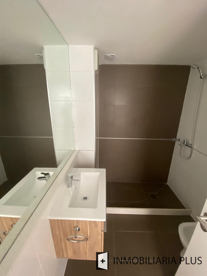 Apartamento ID.1464 - Alquiler de Apartamento de 2 Dormitorios en Tres Cruces a minutos de todo Montevideo