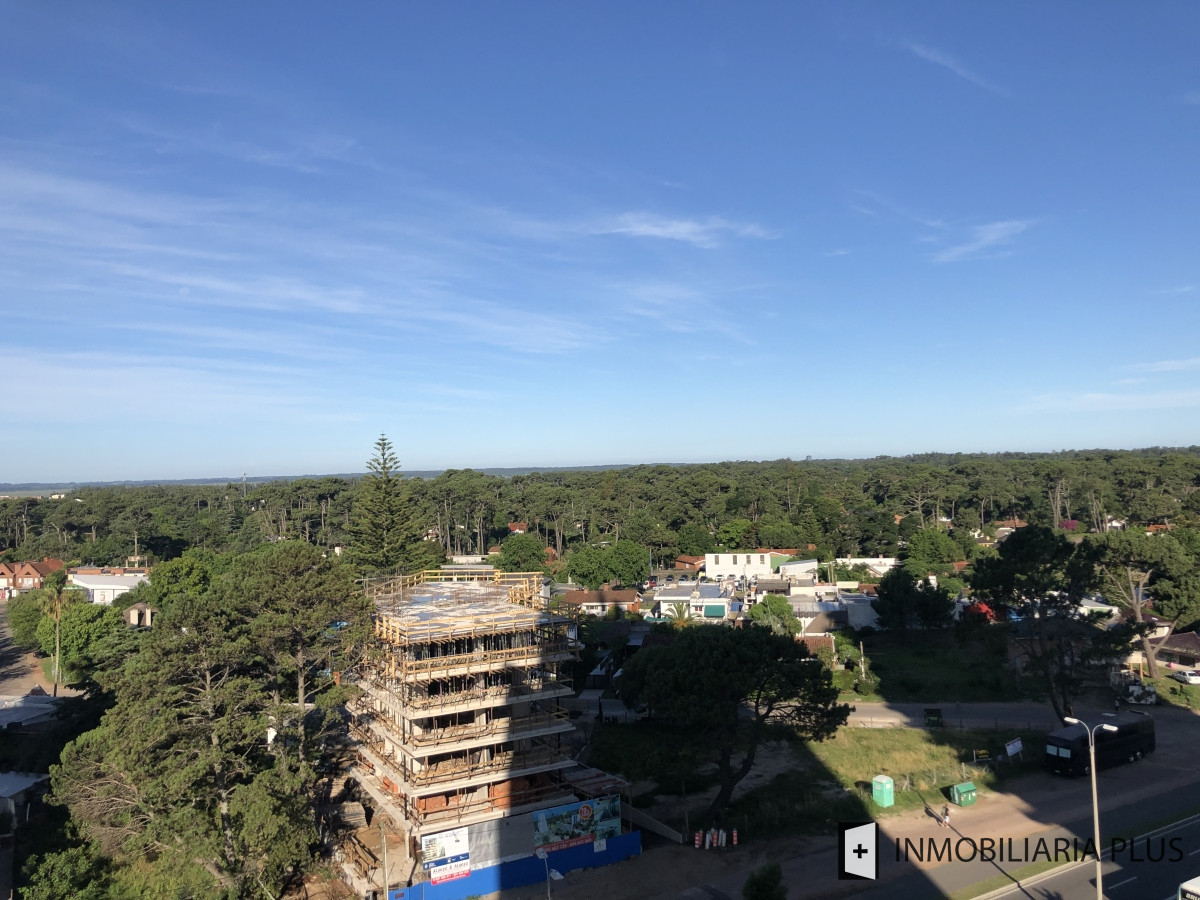 Apartamento ID.1027 - Alquiler de apartamento con piscinas, saunas, en Punta del Este entre los 2 Shopping a 2 minutos de la playa