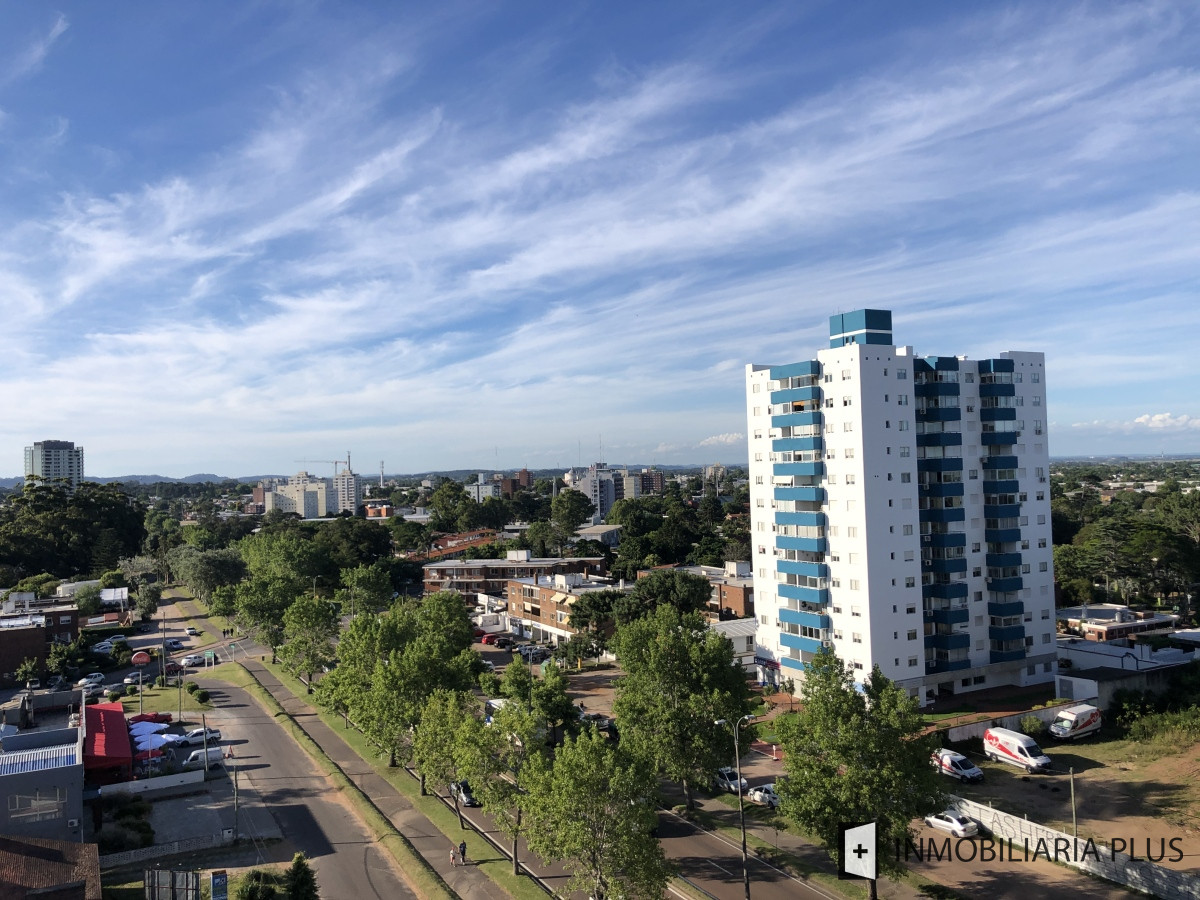 Apartamento ID.1027 - Alquiler de apartamento con piscinas, saunas, en Punta del Este entre los 2 Shopping a 2 minutos de la playa