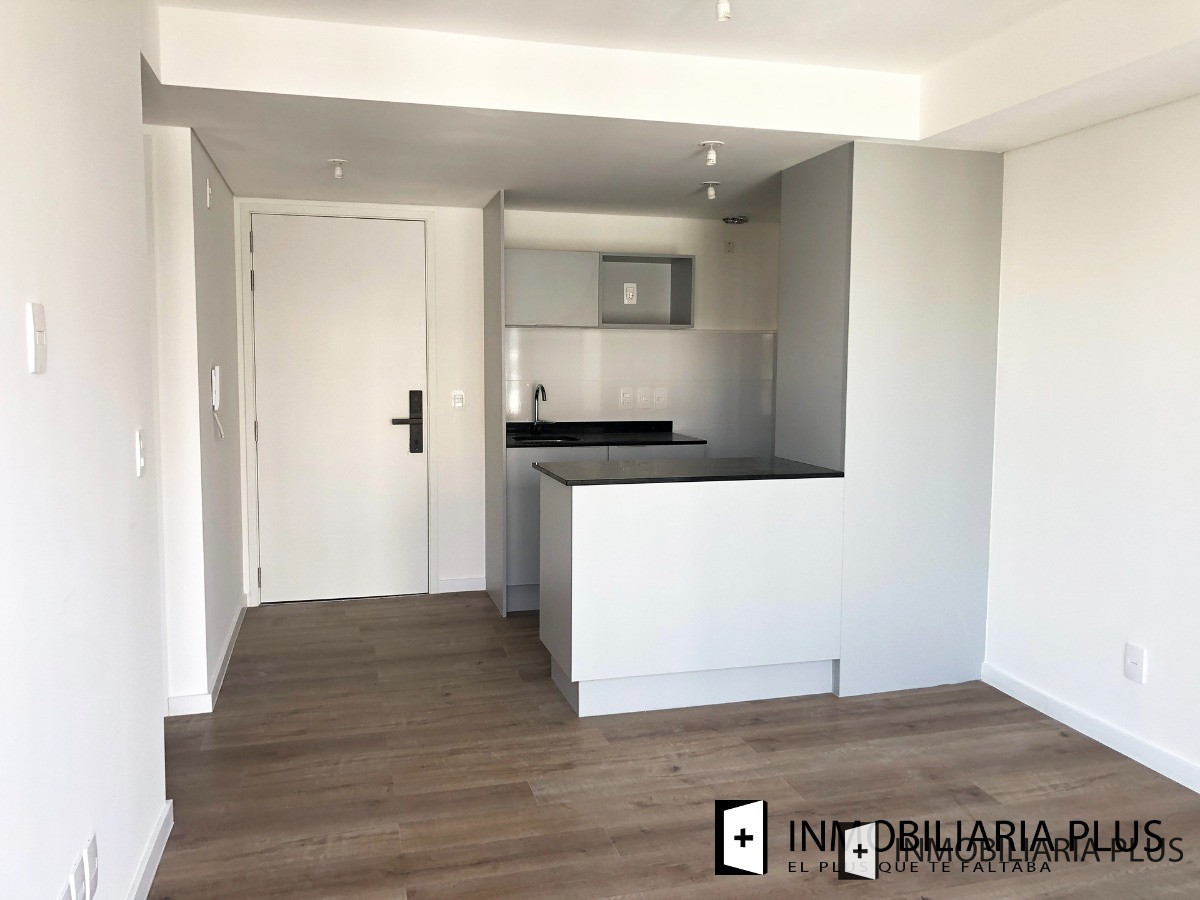 Apartamento ID.2 - Venta de Apartamento En El Centro Con Todos Los Servicios Frente A La Bahía De Montevideo P