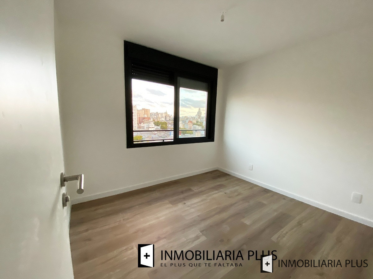 Apartamento ID.2 - Venta de Apartamento En El Centro Con Todos Los Servicios Frente A La Bahía De Montevideo P