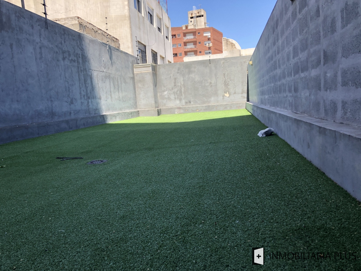 Apartamento ID.958 - Alquiler de Apartamento en Cordón SUR 2 Dormitorios al frente con GRAN FONDO, garaje, barbacoa y más