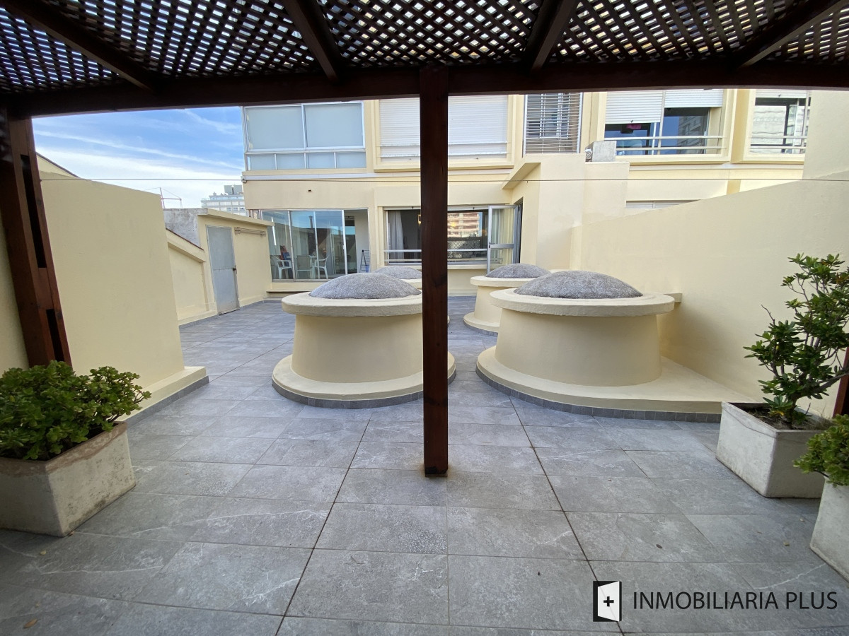 Apartamento ID.962 - Venta de Apartamento de 160 m2 en la Península a 200 MTS del MAR con Garaje, Gym y más en Punta del Este