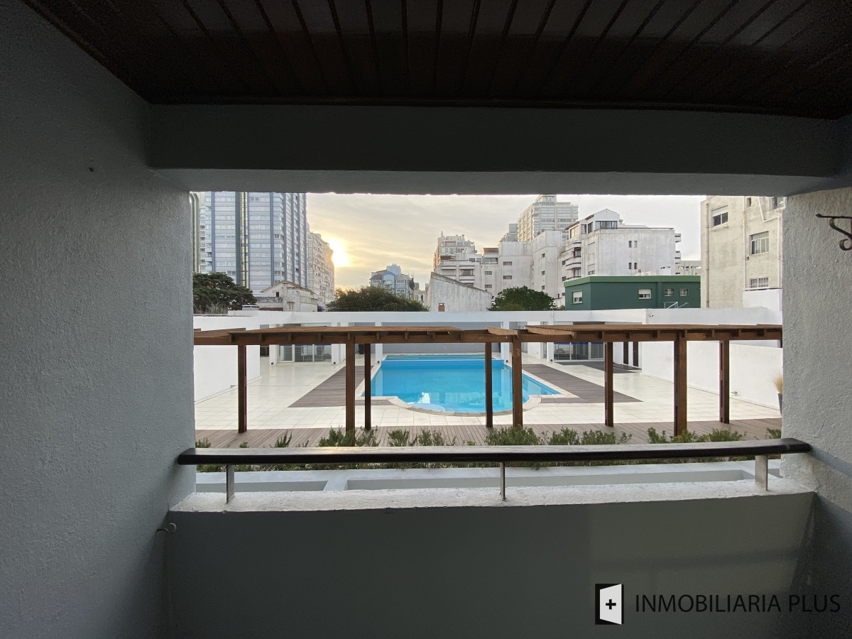 Apartamento ID.599 - Vendo Apartamento en Península de Punta del Este con piscina climatizada, Garaje, Gym y más C975106