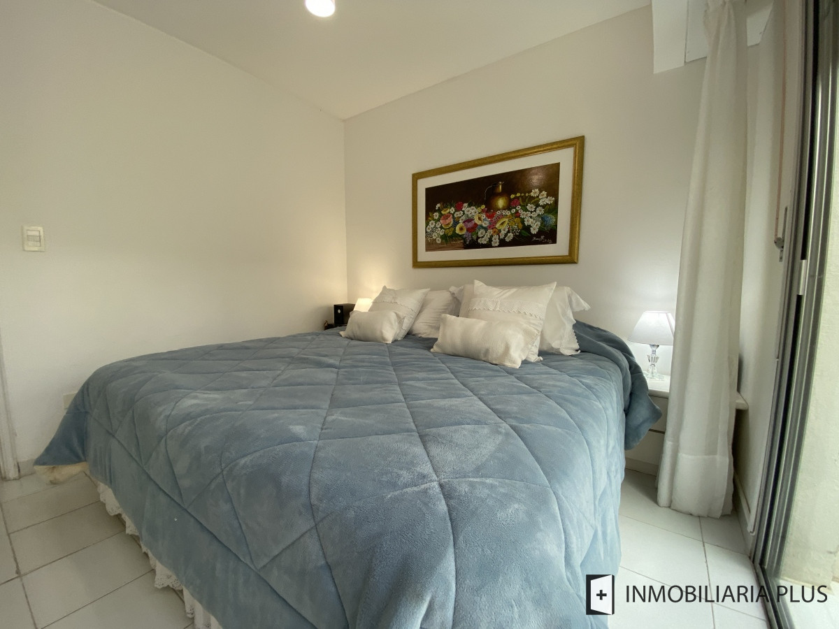 Apartamento ID.305 - Apartamento a Pasos del PUERTO de PUNTA del ESTE con Piscina, Parrillero PROPIO y Garaje, 1 Dormitorio y bajos gastos