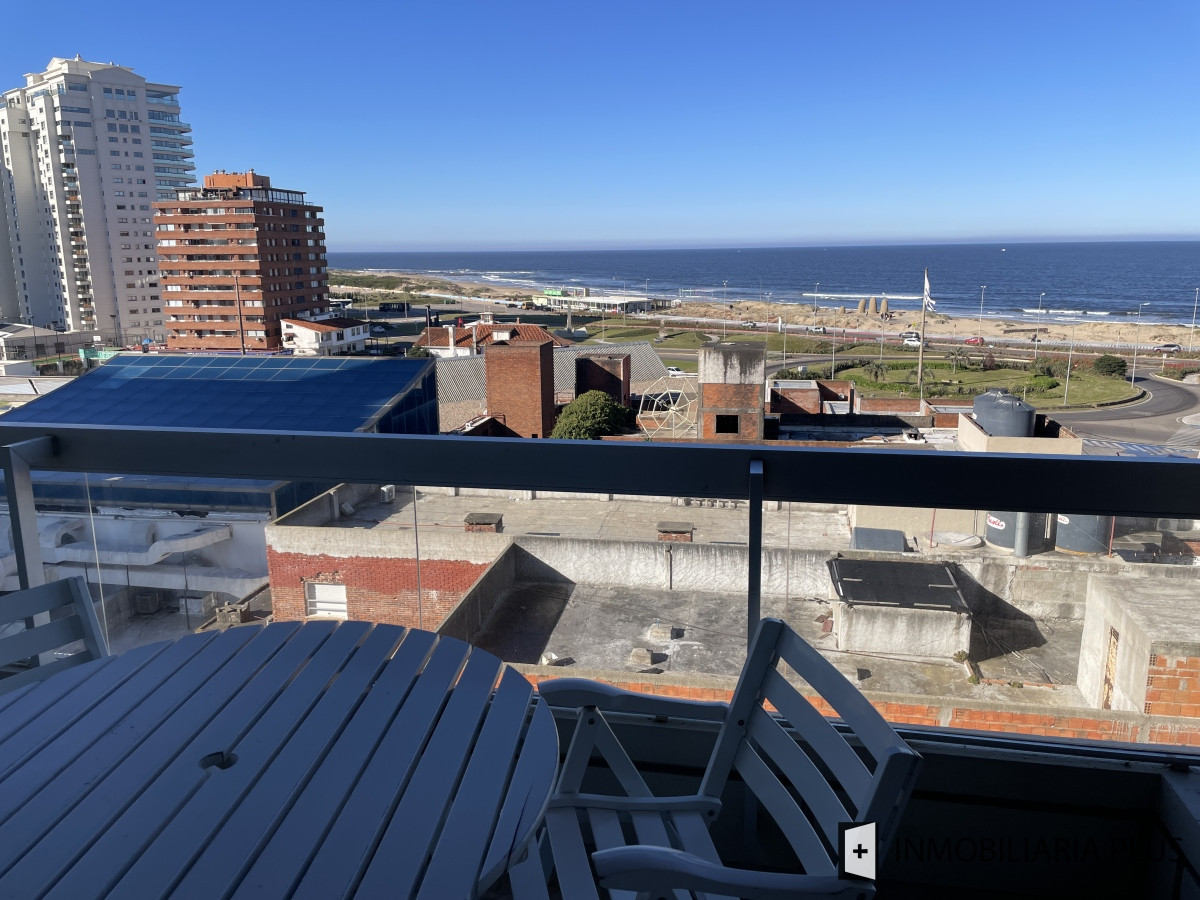 Apartamento ID.1314 - Alquiler de apartamento frente a la playa en Mansa con 4 Dormitorios, 4 Baños, con Parrillero, Gym, Juegos Infantiles, Garaje y más en Punta del Este