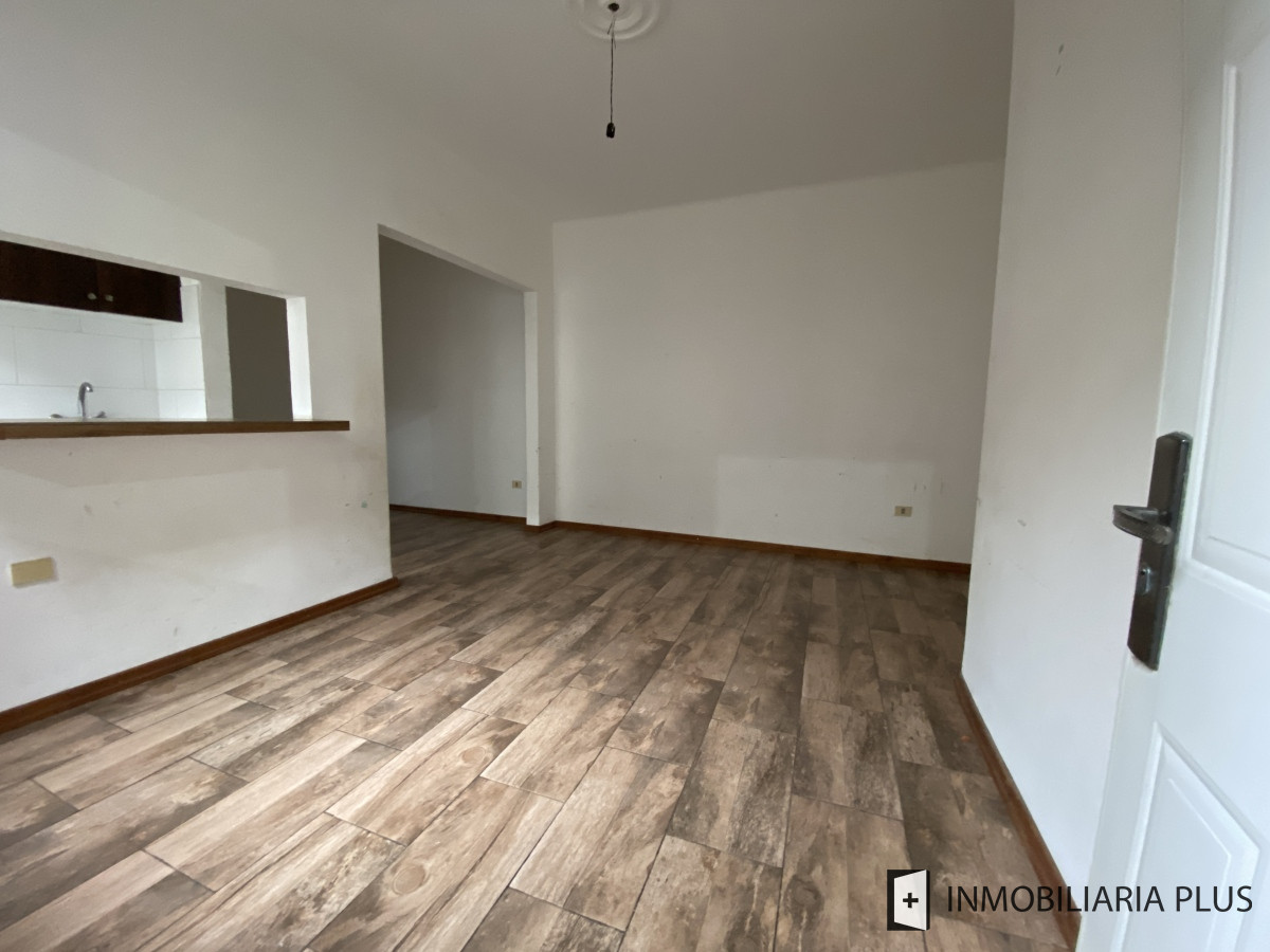 Apartamento ID.1135 - Apartamento en Venta reciclado de 2 Dormitorios en la Ciudad Vieja frente al Mercado del Puerto de Montevideo
