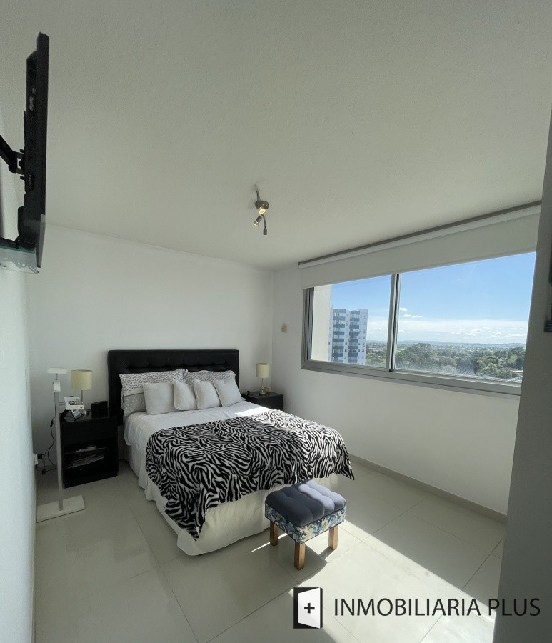 Apartamento ID.1027 - Alquiler de apartamento con piscinas, saunas, en Punta del Este entre los 2 Shopping a 2 minutos de la playa