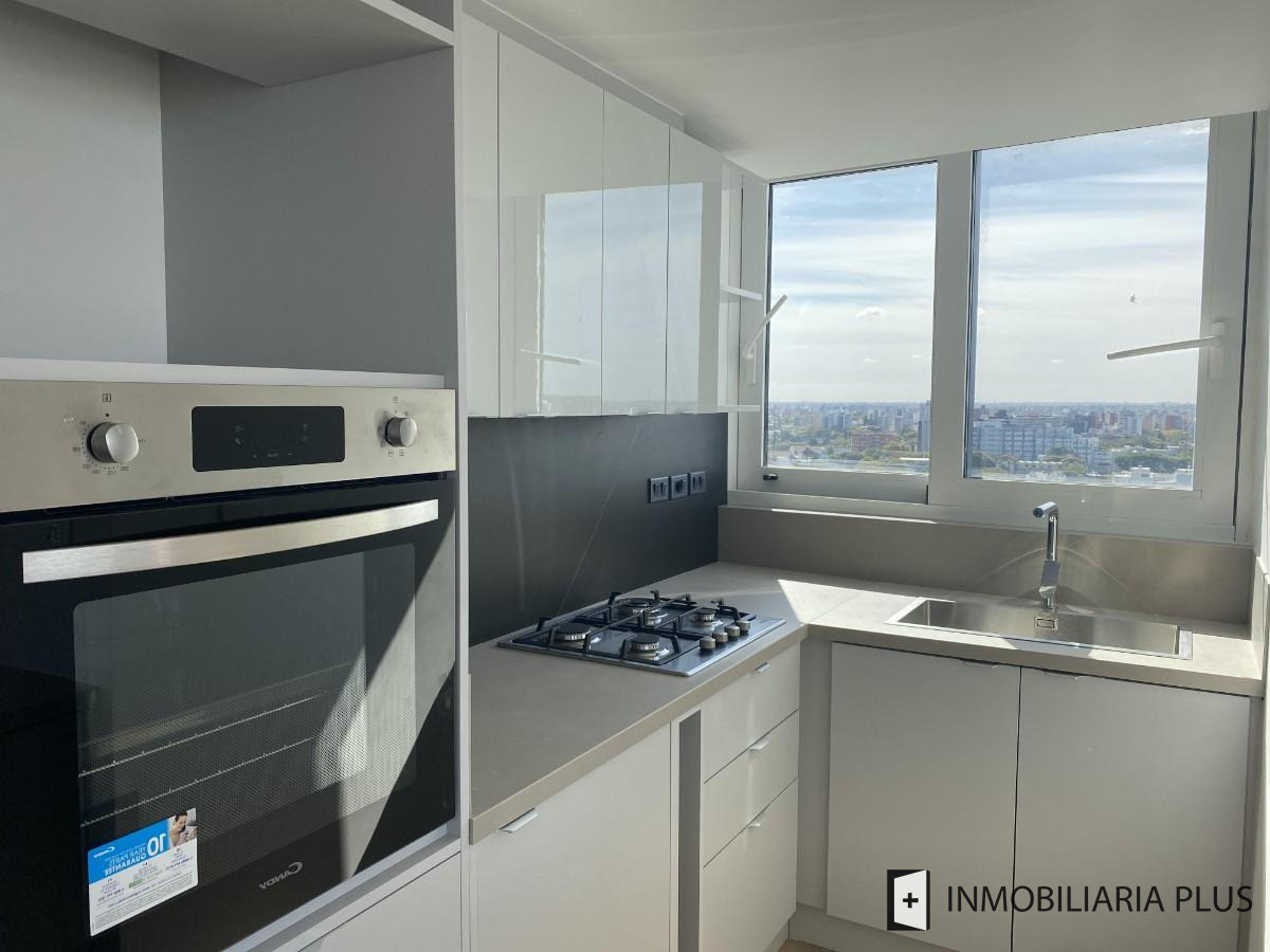 Apartamento ID.1740 - Venta de Apartamento de 3 dormitorios en Pocitos con terraza y 2 garajes en Montevideo