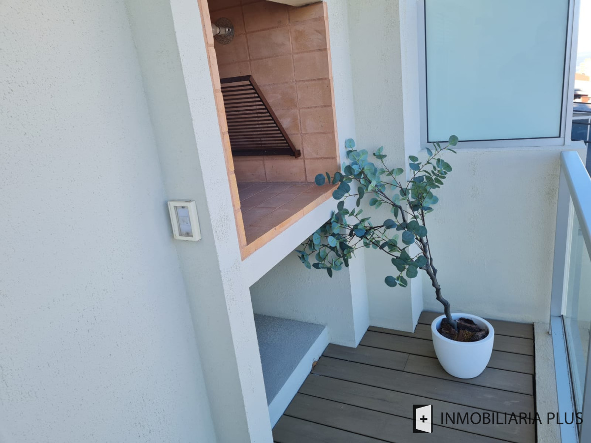 Apartamento ID.325 - Apartamento amoblado y equipado en el corazón del Centro de Montevideo con Parrillero 61 m2. C827-1201