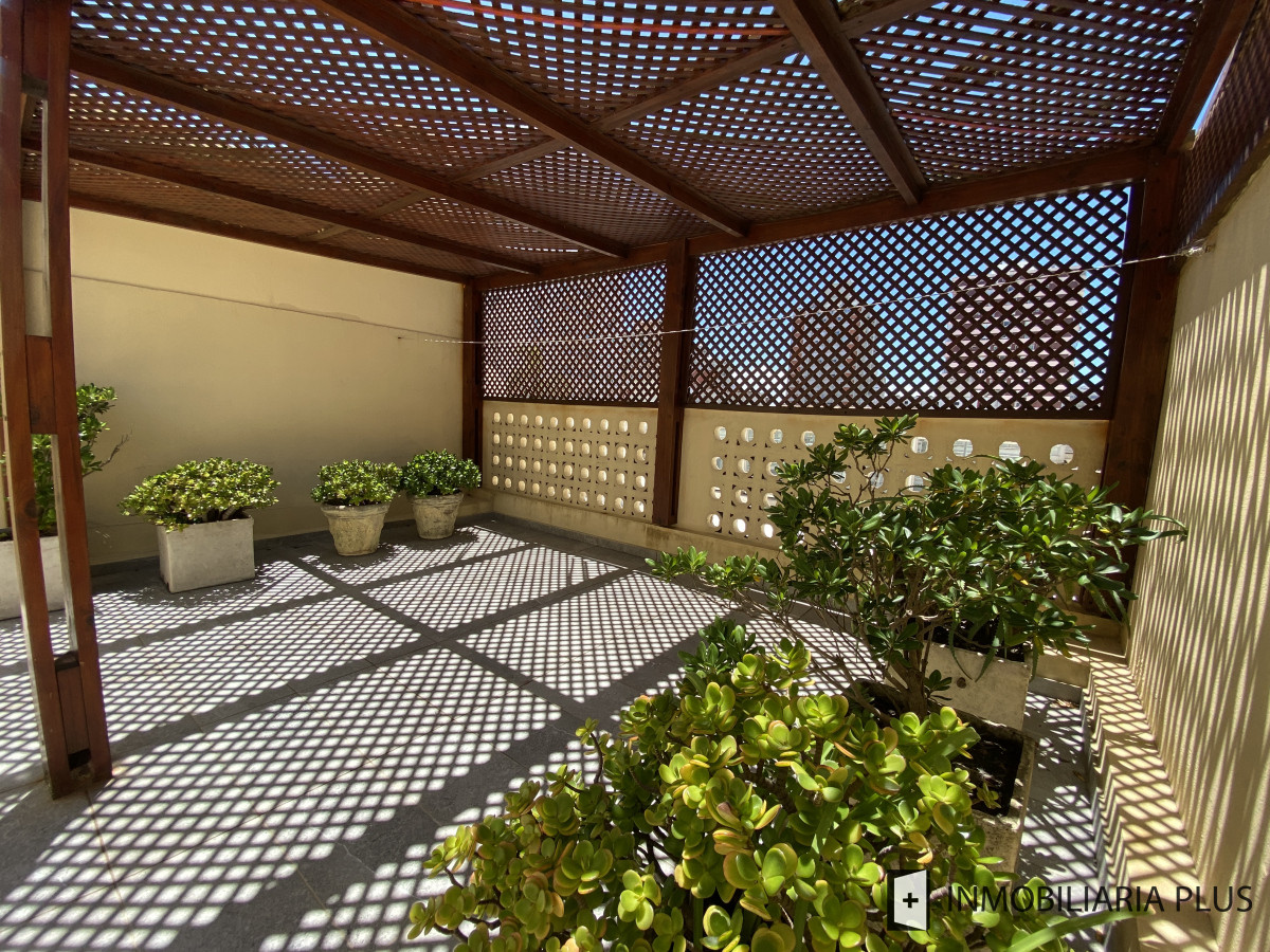 Apartamento ID.962 - Venta de Apartamento de 160 m2 en la Península a 200 MTS del MAR con Garaje, Gym y más en Punta del Este