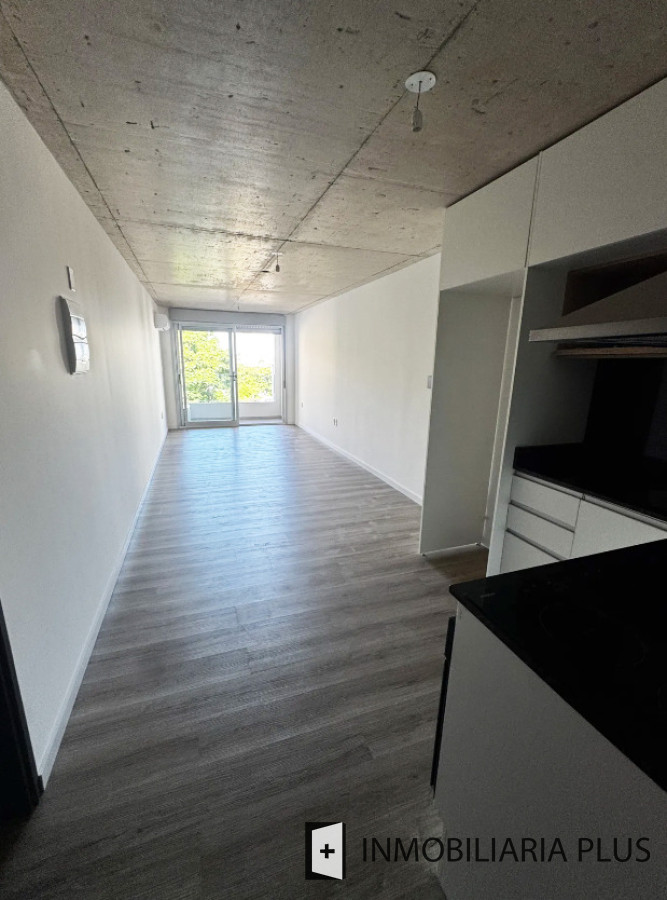 Apartamento ID.1556 - Alquiler de Apartamento al frente en Pocitos Nuevo a pasos del Montevideo Shopping