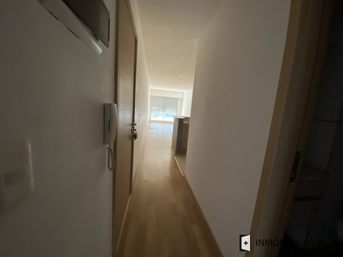 Apartamento ID.958 - Alquiler de Apartamento en Cordón SUR 2 Dormitorios al frente con GRAN FONDO, garaje, barbacoa y más