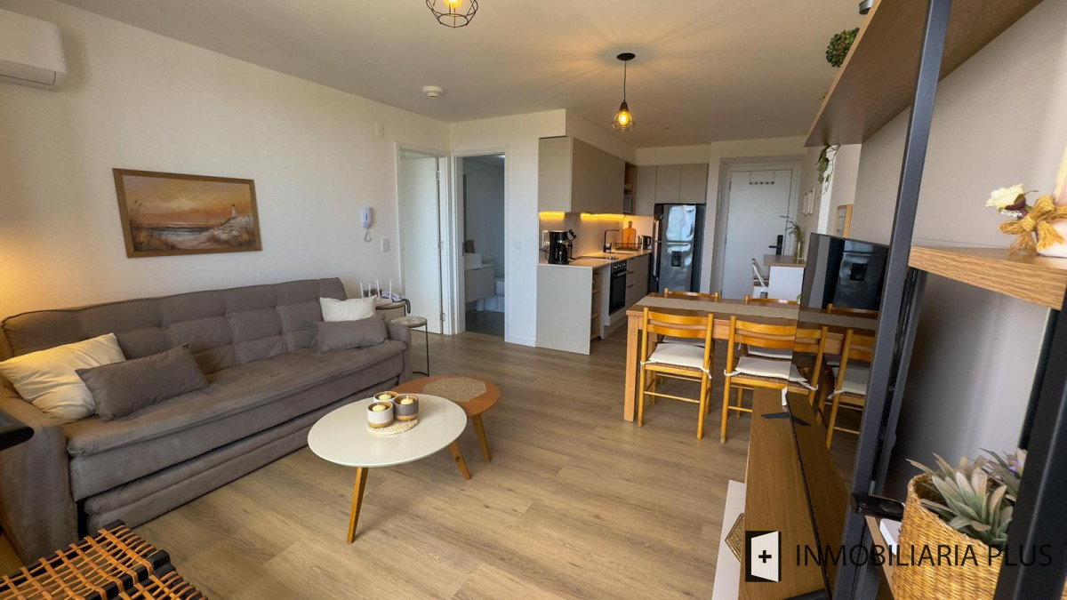 Apartamento ID.1470 - Alquiler de Apartamento de 1 Dorm y medio con Piscina Cerrada, Gym, Barbacoa y más a pasos del Mautone de Maldonado