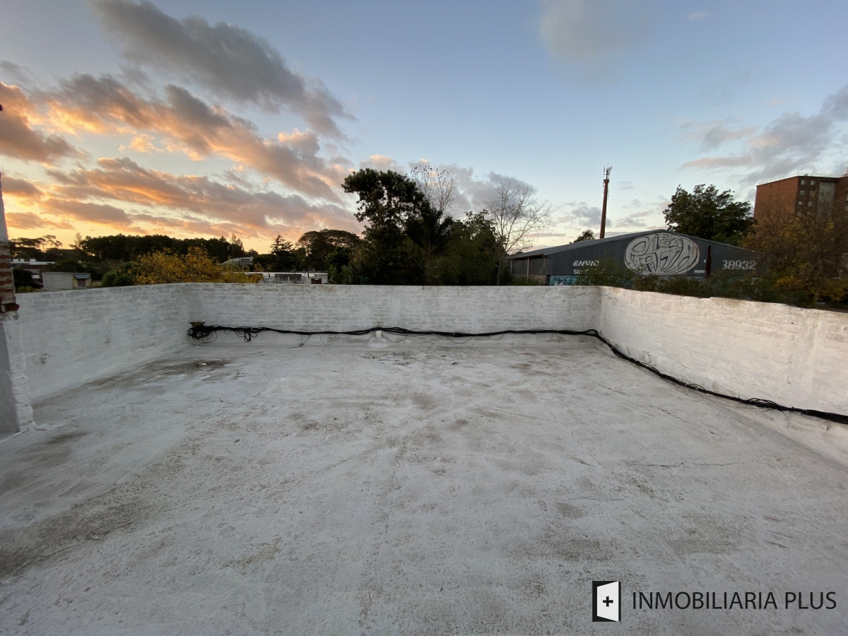 Apartamento ID.1170 - Apartamento en venta de 137m2 con GRAN AZOTEA EXCLUSIVA vista al mar y la ciudad a pasos del Centro de Maldonado