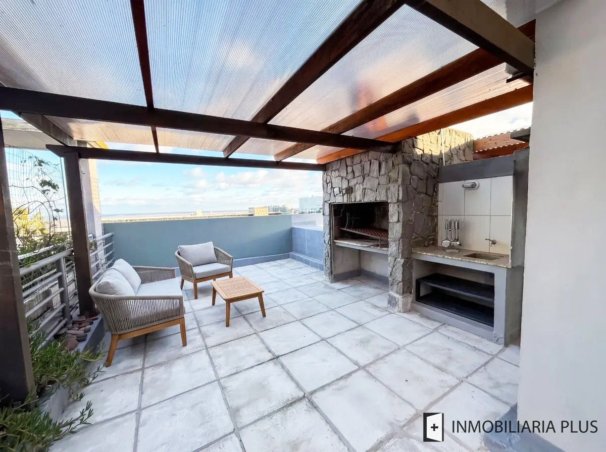 Apartamento ID.1748 - Alquiler de Apartamento con piscina climatizada, parrillero, 2 dormitorios, 2 baños con garaje más en Buceo