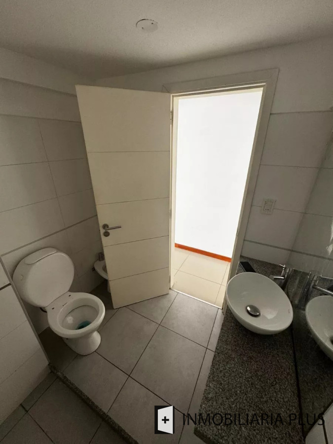 Apartamento ID.1397 - Alquiler de apartamento de 1 dormitorio con patio en Buceo 70 m²