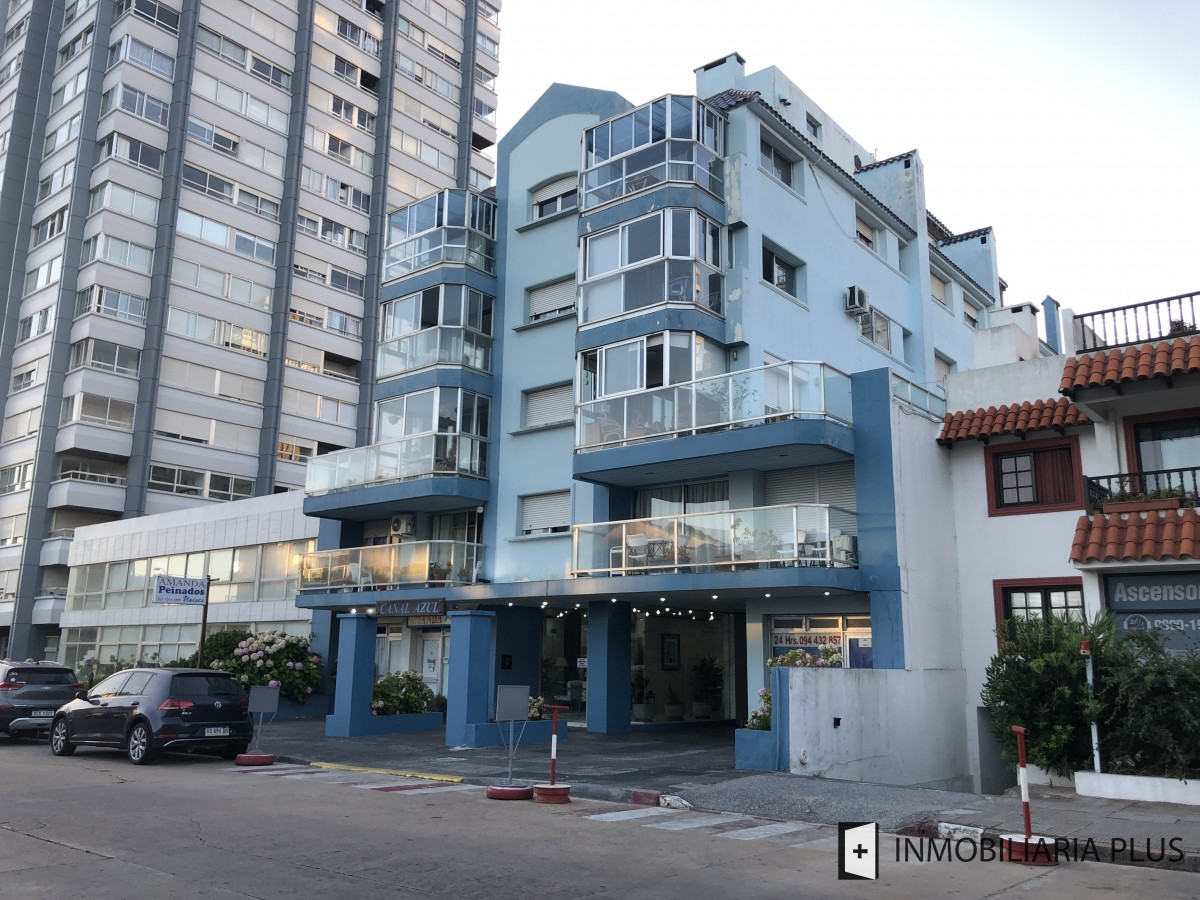 Apartamento ID.860 - Alquilo apartamento con PISCINA y parrillero propio para 4 personas a pasos del PUERTO de Puerto de Punta del Este C790A