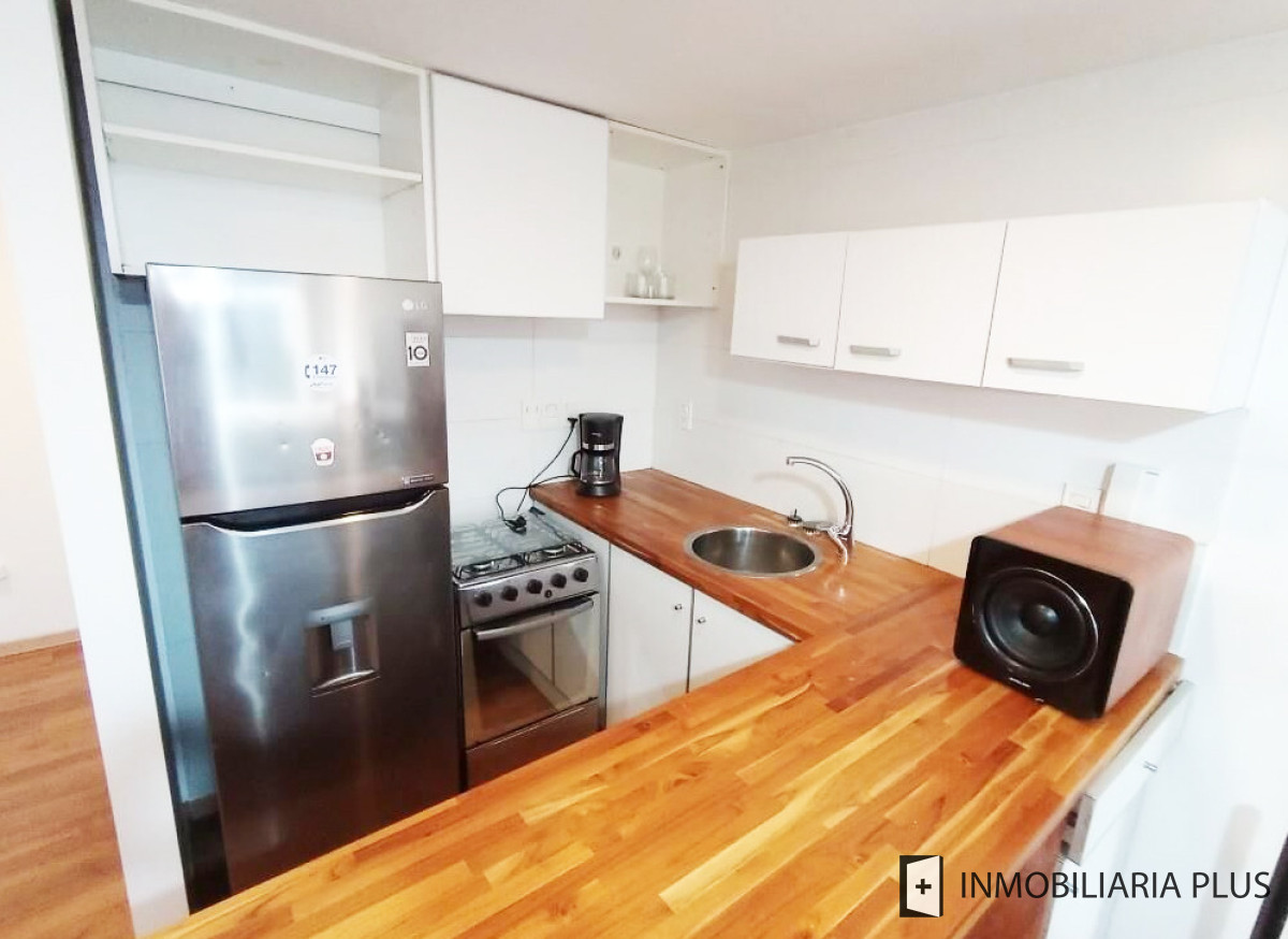 Apartamento ID.1521 - Alquiler de Monoambiente a pasos de la Rambla de Punta Carretas con patio interno privado y barbacoa