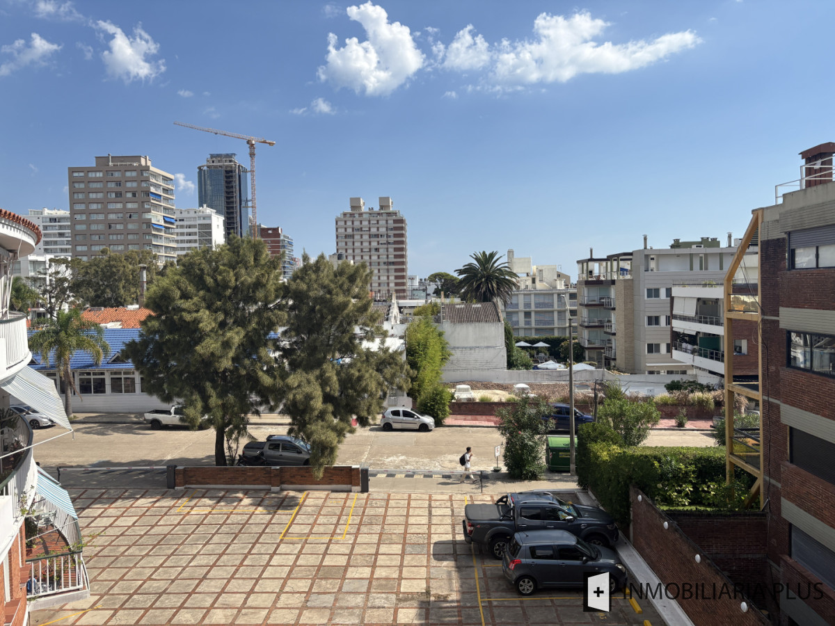 Apartamento ID.1410 - Alquiler de Apartamento de 3 Dormitorios 2 Garajes y 2 baños en la Península de Punta del Este