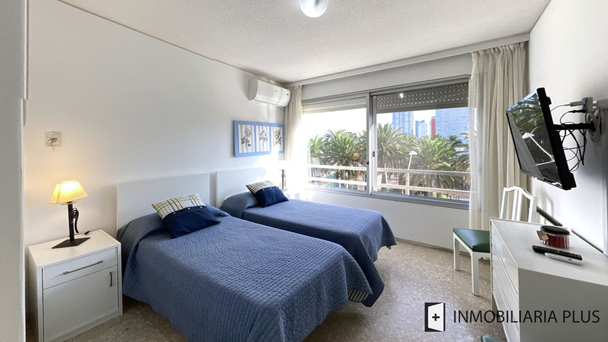 Apartamento ID.1096 - Alquiler ANUAL de apartamento con 1 Dormitorio y medio con garaje sobre Av. Gorlero con Gym, Lavadero y más