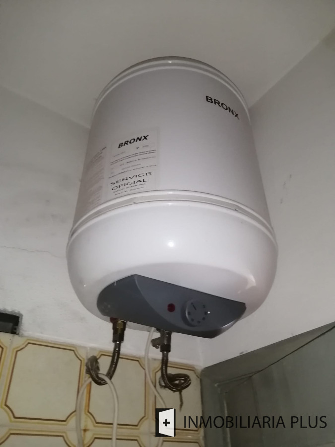 Apartamento ID.1118 - Alquiler de Monoambiente al frente sobre Av 18 de Julio en el Centro de Montevideo