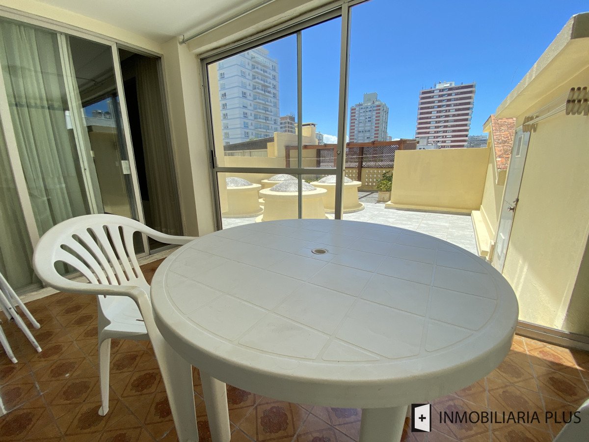 Apartamento ID.962 - Venta de Apartamento de 160 m2 en la Península a 200 MTS del MAR con Garaje, Gym y más en Punta del Este