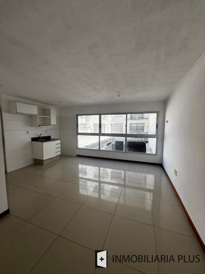 Apartamento ID.1397 - Alquiler de apartamento de 1 dormitorio con patio en Buceo 70 m²