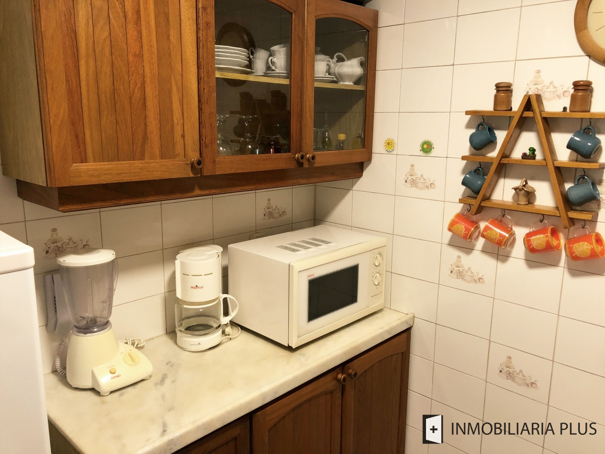 Apartamento ID.860 - Alquilo apartamento con PISCINA y parrillero propio para 4 personas a pasos del PUERTO de Puerto de Punta del Este C790A