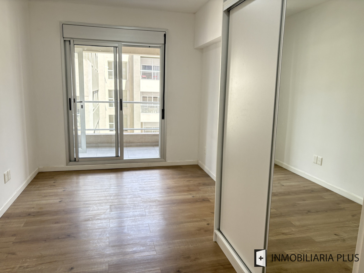 Apartamento ID.1494 - Alquiler de Apartamento de 1 Dormitorio con Garaje, Barbacoa, Solarium y más en Cordón a pasos de Av. 18 y la Intendencia de Montevideo