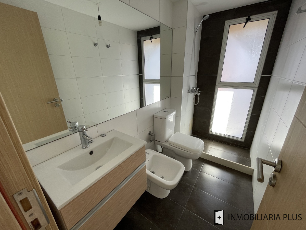 Apartamento ID.1109 - Venta de Apartamento de 2 Dormitorios en Tres Cruces, con Barbacoa, Juegos Infantiles y más 