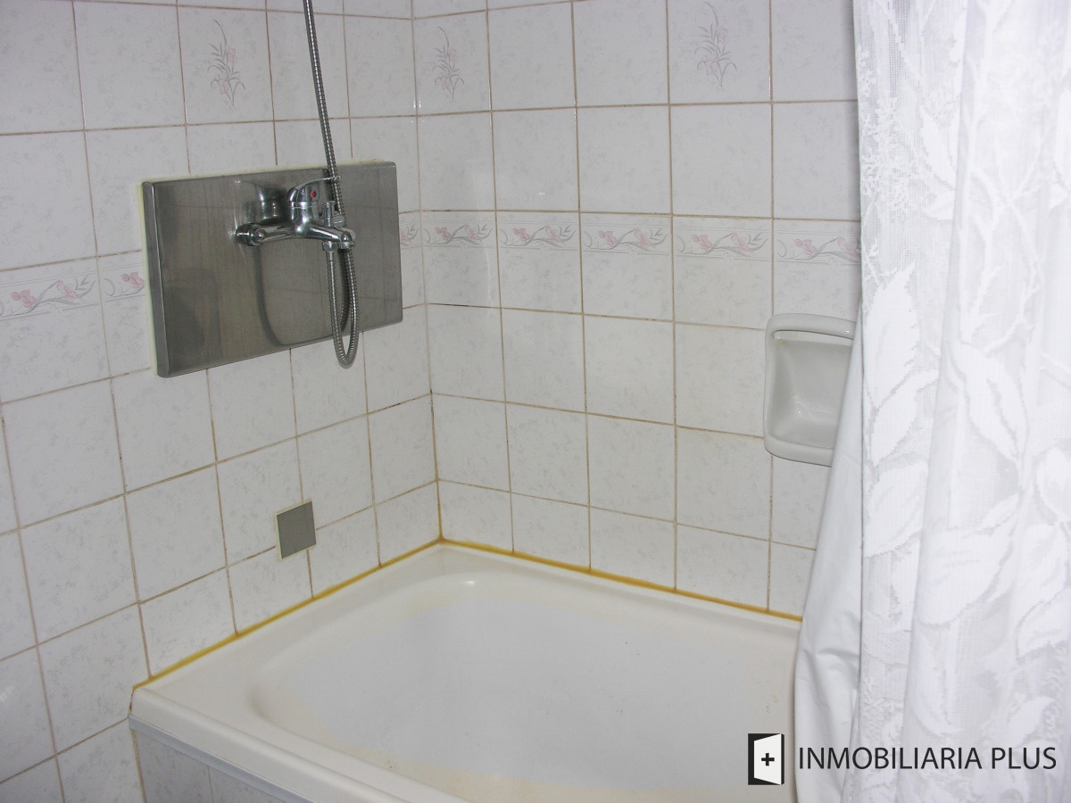 Apartamento ID.860 - Alquilo apartamento con PISCINA y parrillero propio para 4 personas a pasos del PUERTO de Puerto de Punta del Este C790A