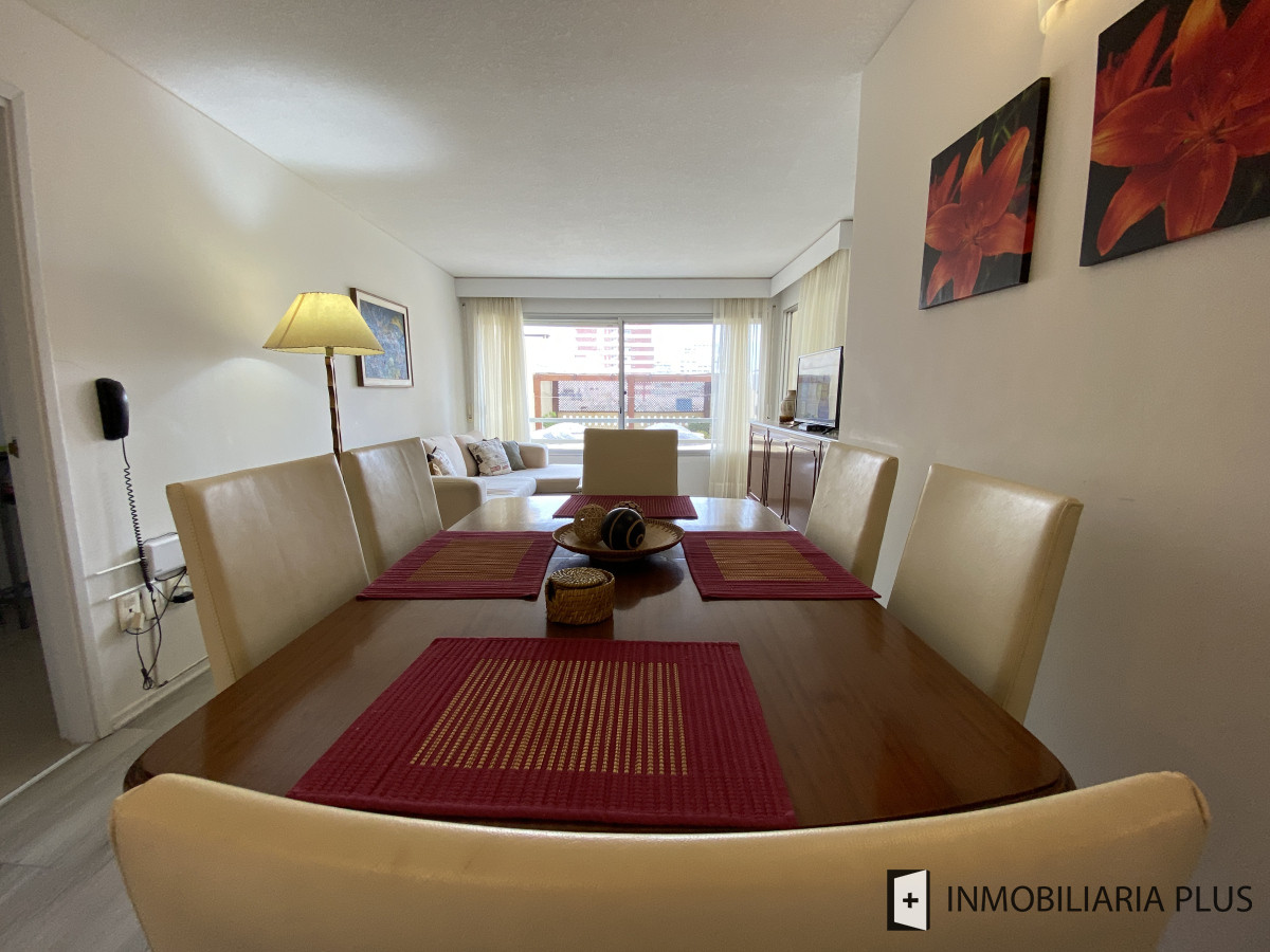 Apartamento ID.962 - Venta de Apartamento de 160 m2 en la Península a 200 MTS del MAR con Garaje, Gym y más en Punta del Este