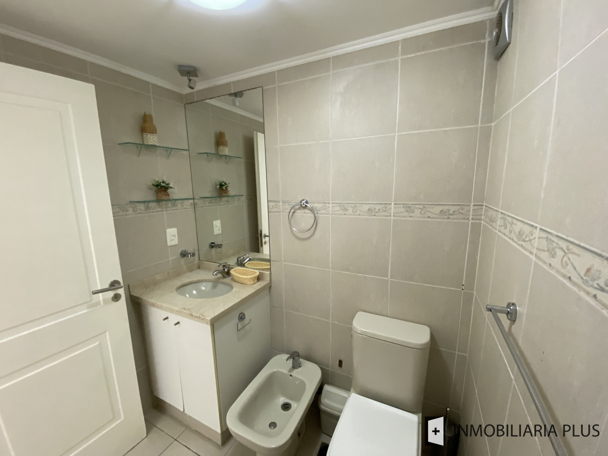 Apartamento ID.601 - Venta de Apartamento en la Península de Punta del Este con Garaje, Piscina climatizada, Gym y más C975206