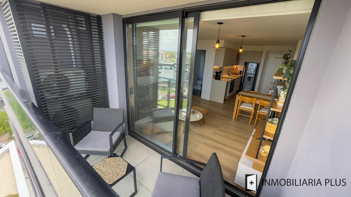 Apartamento ID.1470 - Alquiler de Apartamento de 1 Dorm y medio con Piscina Cerrada, Gym, Barbacoa y más a pasos del Mautone de Maldonado