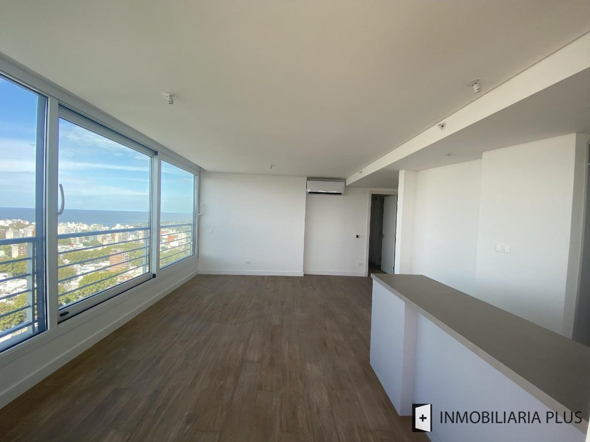Apartamento ID.1740 - Venta de Apartamento de 3 dormitorios en Pocitos con terraza y 2 garajes en Montevideo
