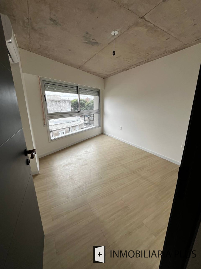 Apartamento ID.1260 - Venta de apartamento en Villa Dolores con 1 Dormitorio, Barbacoa y Garaje a pasos del Shopping y Rivera