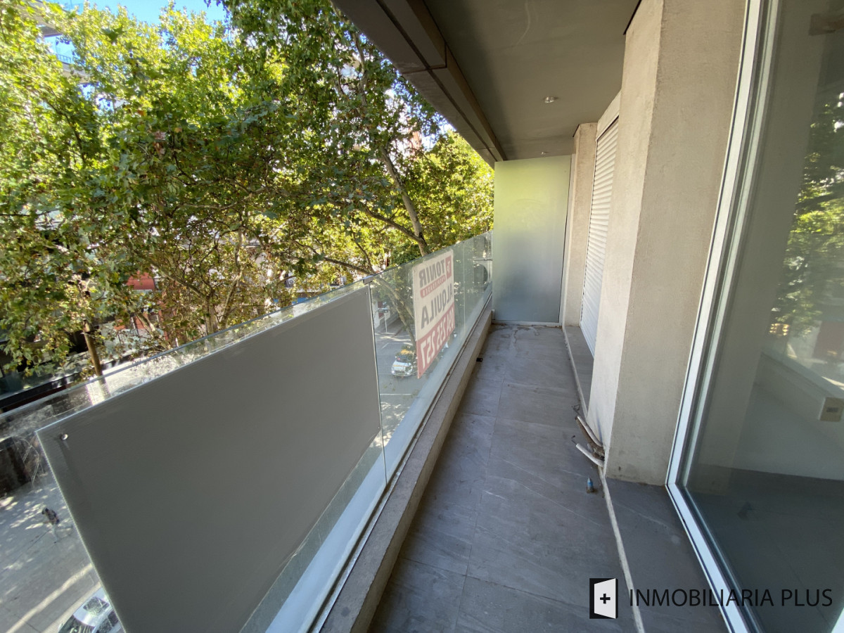 Apartamento ID.1599 - Apartamento de 2 dormitorios con Garaje en el Centro de Montevideo