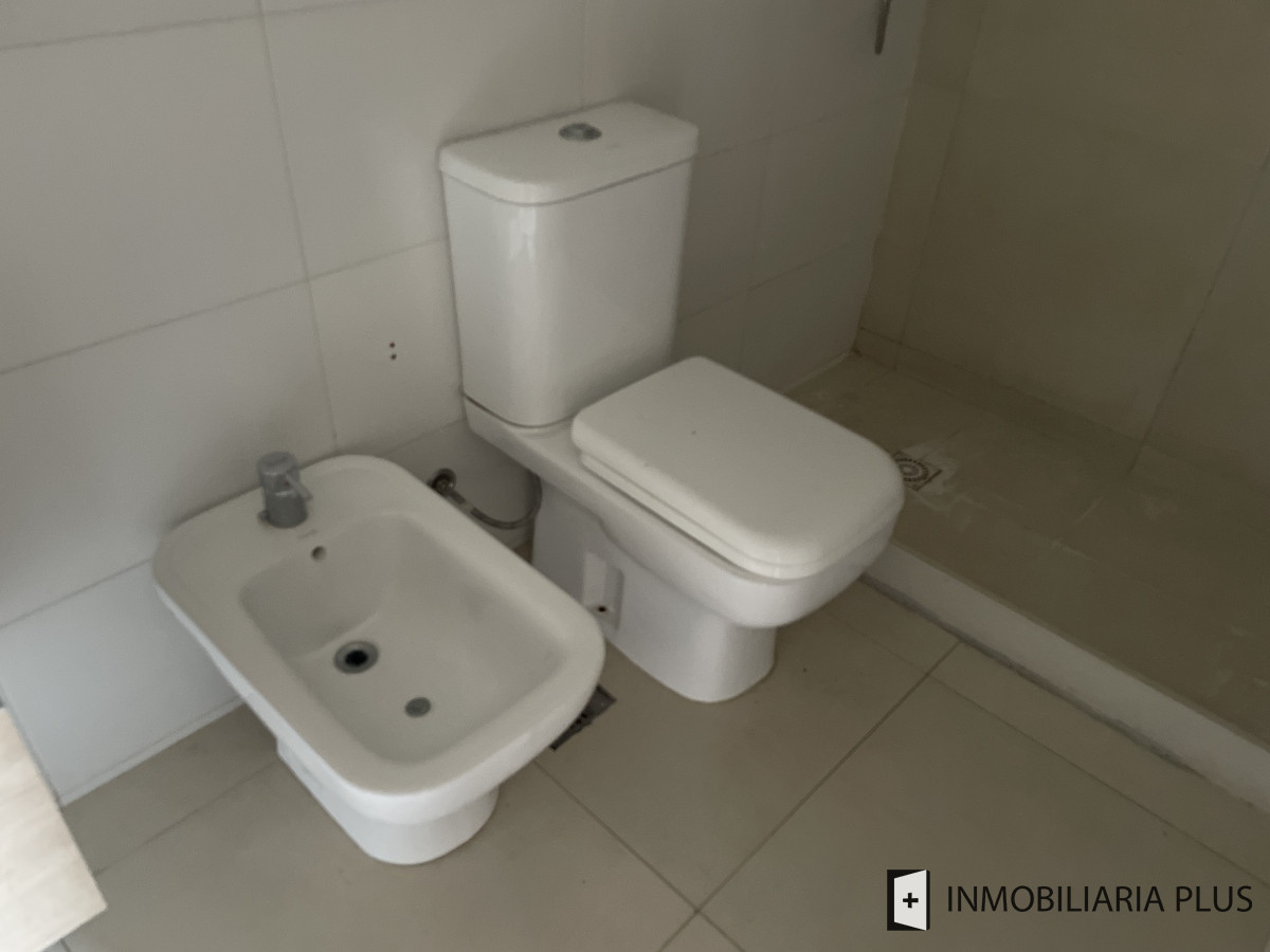 Apartamento ID.865 - Alquilar de Apartamento en Parque Rodó 1 Dormitorio con patio interno SIN Gastos Comunes C865