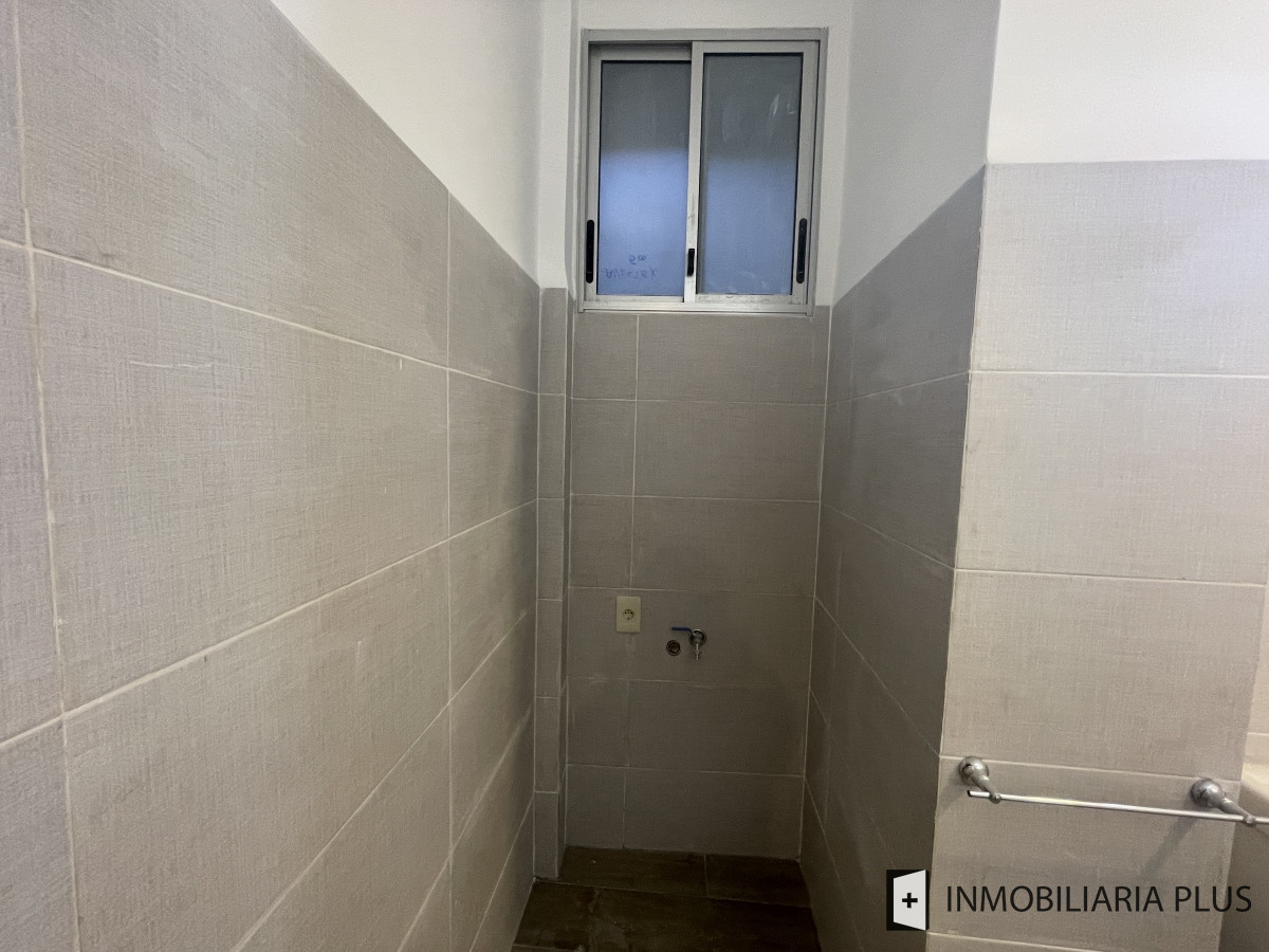 Apartamento ID.1343 - Alquiler de apartamento de 2 dormitorios reciclado en Brandzen y Paullie a 100 mts de 18 de Julio Montevideo