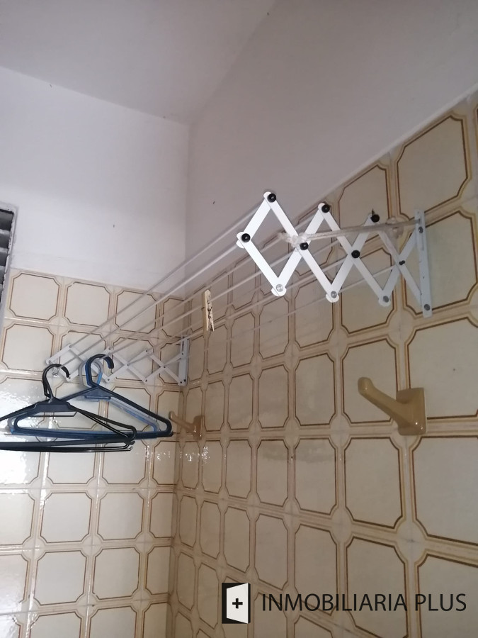 Apartamento ID.1118 - Alquiler de Monoambiente al frente sobre Av 18 de Julio en el Centro de Montevideo