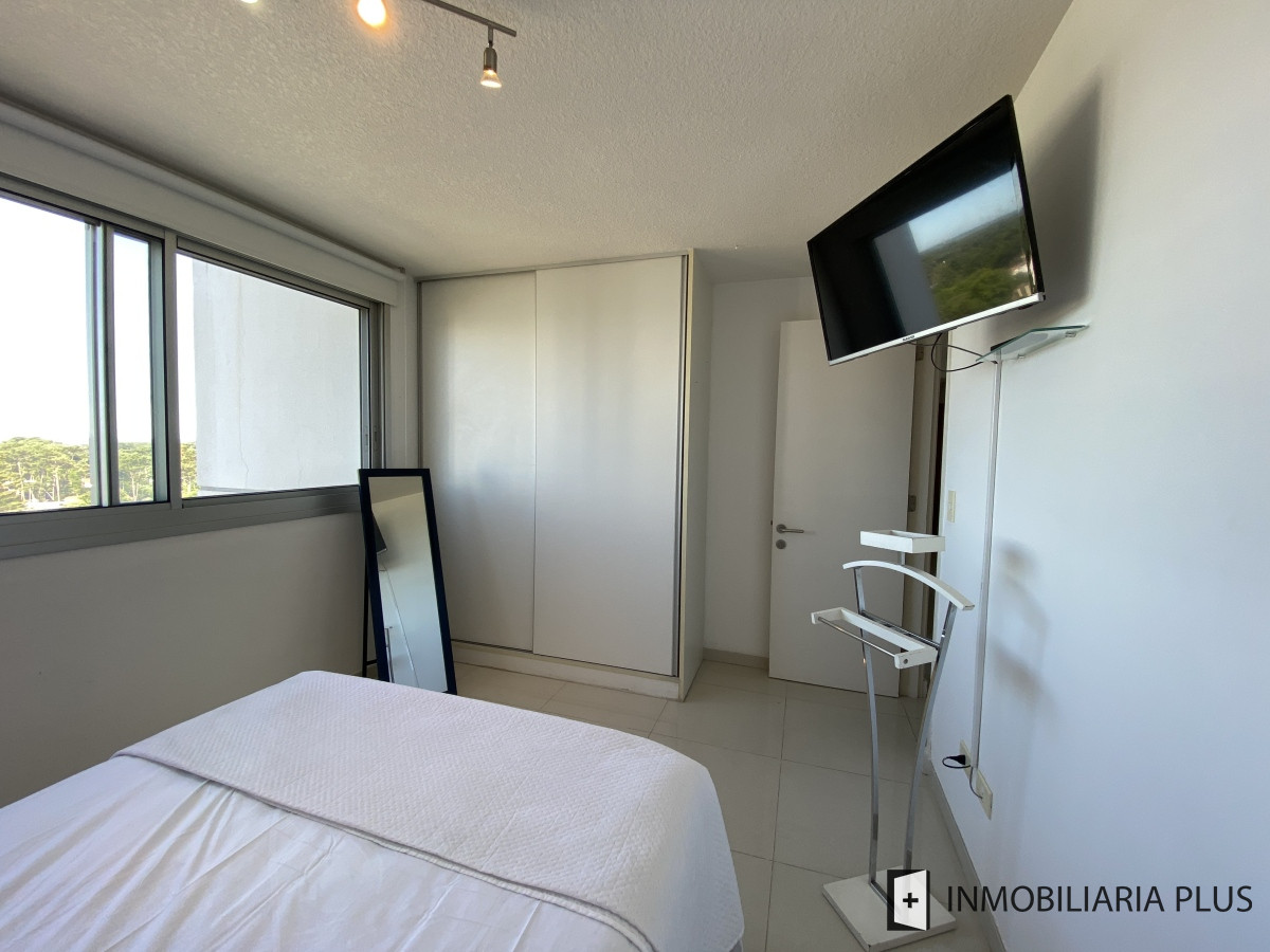 Apartamento ID.1027 - Alquiler de apartamento con piscinas, saunas, en Punta del Este entre los 2 Shopping a 2 minutos de la playa