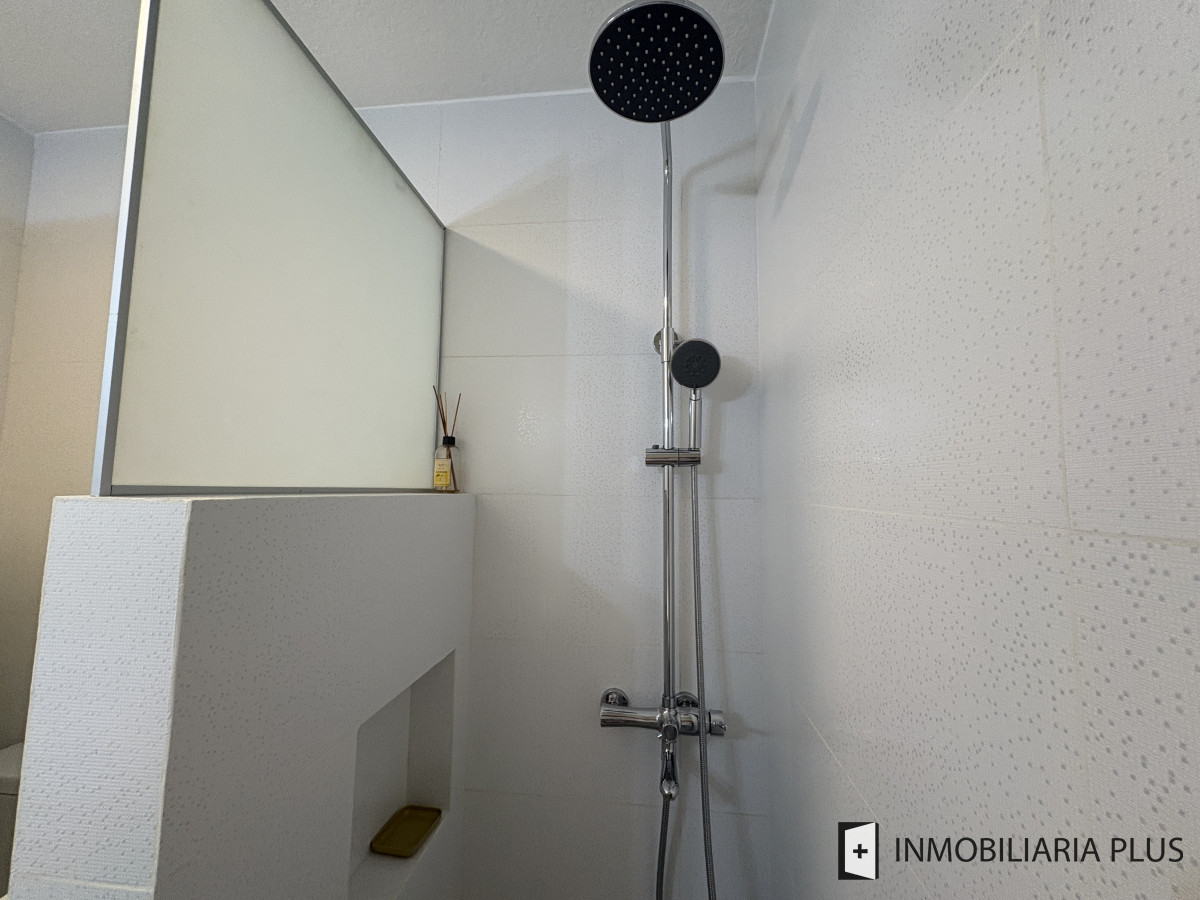 Apartamento ID.860 - Alquilo apartamento con PISCINA y parrillero propio para 4 personas a pasos del PUERTO de Puerto de Punta del Este C790A