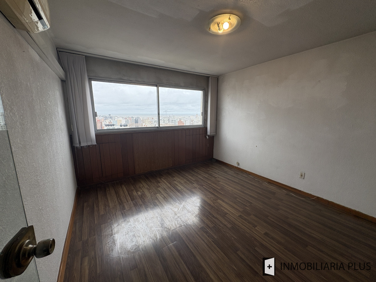 Apartamento ID.1471 - Alquiler de Monoambiente amplio u oficina sobre Av. 18 de Julio en Cordón a pasos de la Facultad de Derecho de Montevideo