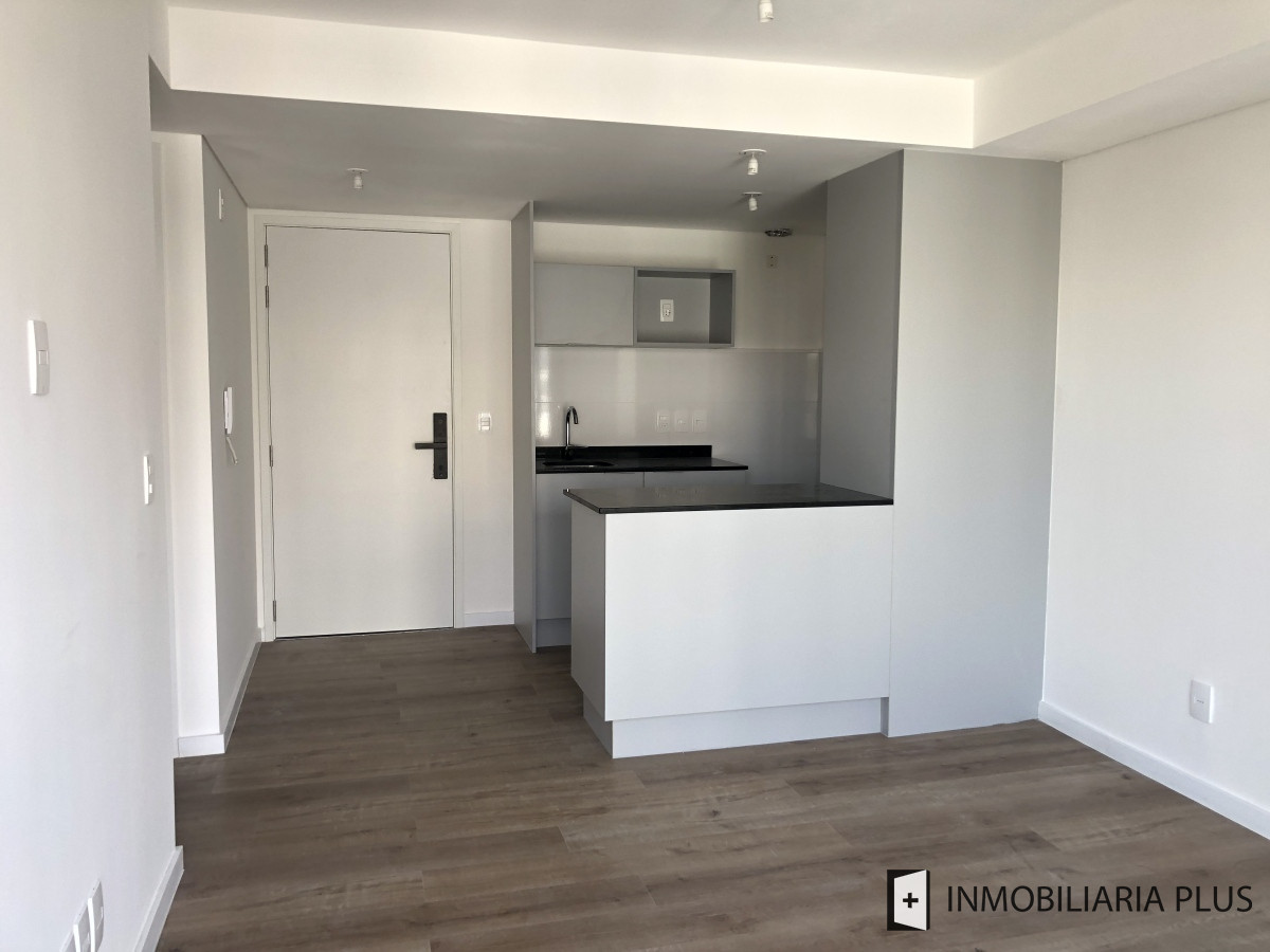 Apartamento ID.4 - Venta de Apartamento De 1 Dormitorio En Alquiler En El Centro Con Todos Los Servicios Frente A La Bahía De Montevideo C806-1209P