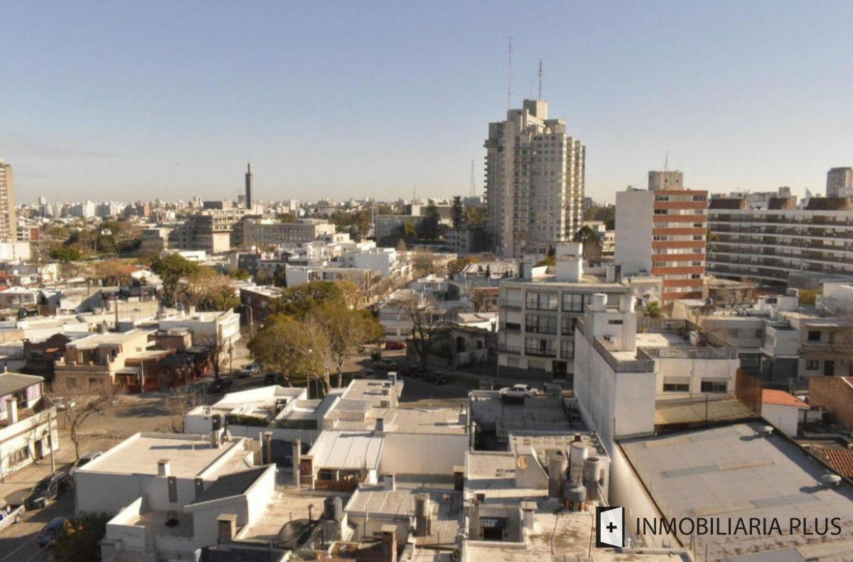 Apartamento ID.852 - Alquiler Apartamento en Parque Batlle con 3 dormitorios Cochera, Terraza Lavadero, Parrillero y Más
