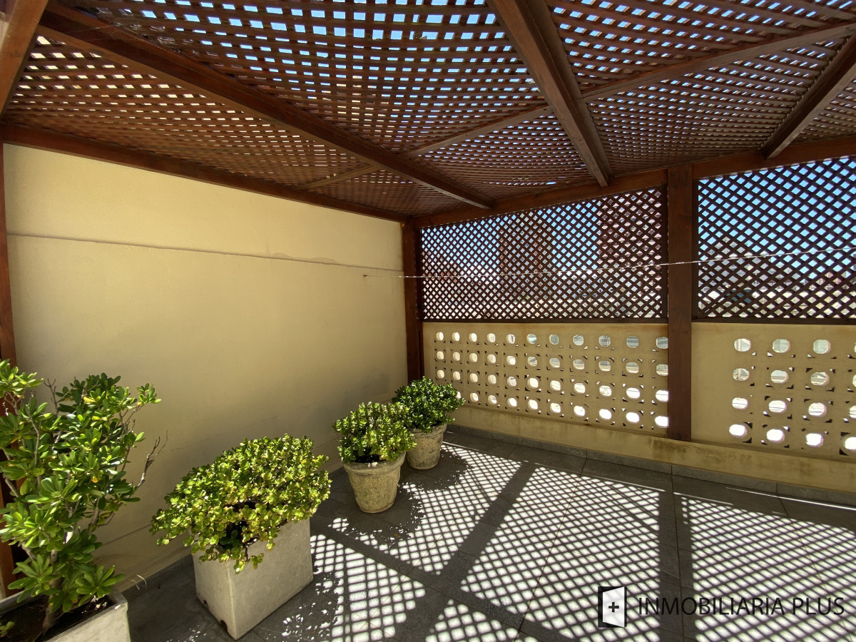 Apartamento ID.962 - Venta de Apartamento de 160 m2 en la Península a 200 MTS del MAR con Garaje, Gym y más en Punta del Este